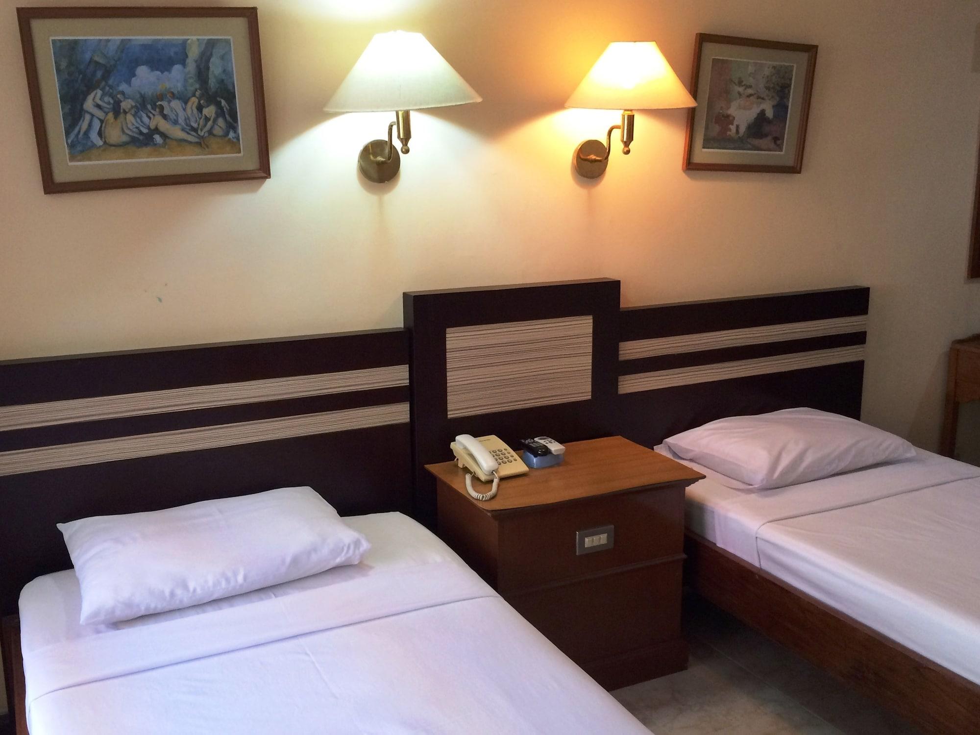 Sri Ratu Hotel 레기안 외부 사진
