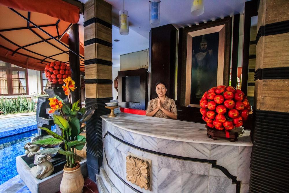 Sri Ratu Hotel 레기안 외부 사진
