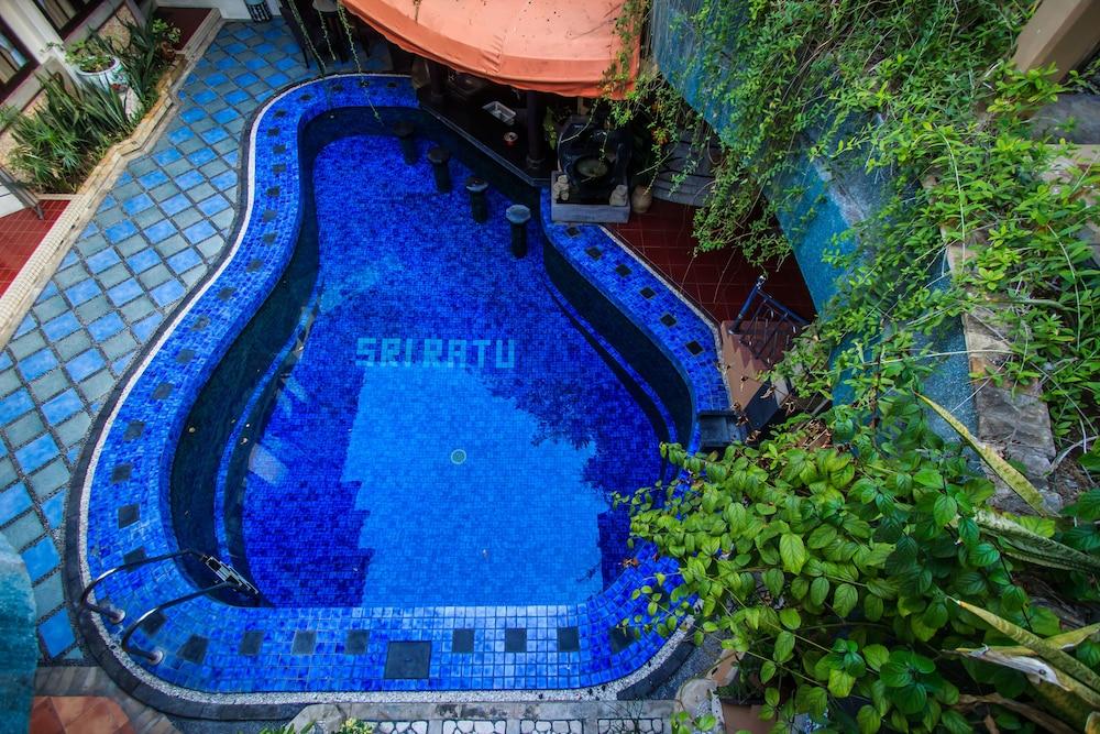 Sri Ratu Hotel 레기안 외부 사진