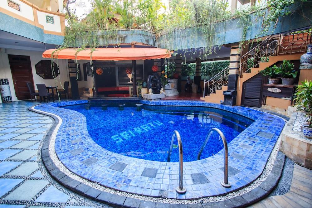 Sri Ratu Hotel 레기안 외부 사진