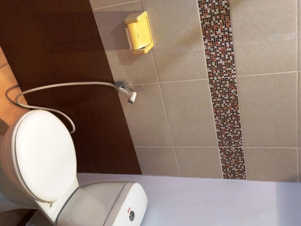 Sri Ratu Hotel 레기안 외부 사진