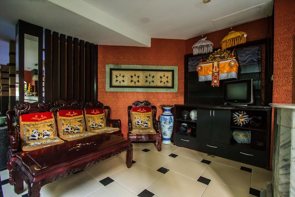 Sri Ratu Hotel 레기안 외부 사진