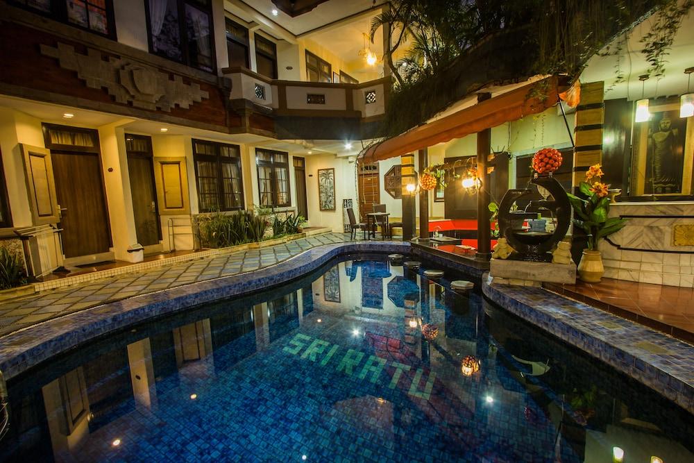 Sri Ratu Hotel 레기안 외부 사진