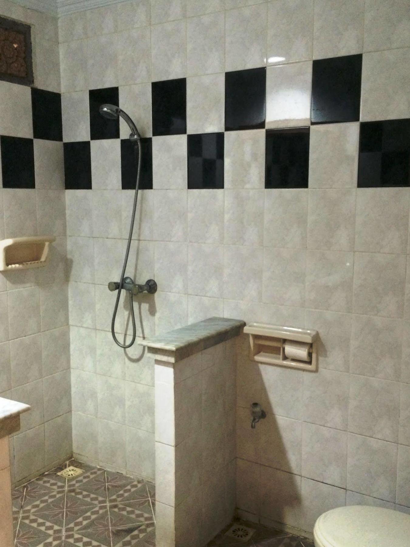 Sri Ratu Hotel 레기안 외부 사진
